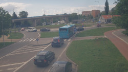 Křižovatka ulic Velká Dlážka a Polní