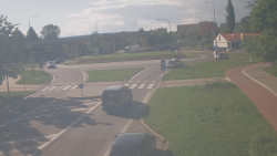 Křižovatka ulic Velká Dlážka a Polní