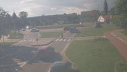 Křižovatka ulic Velká Dlážka a Polní