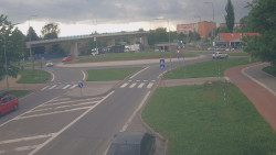 Křižovatka ulic Velká Dlážka a Polní