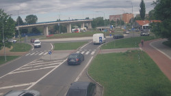 Křižovatka ulic Velká Dlážka a Polní