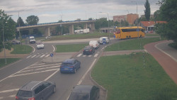 Křižovatka ulic Velká Dlážka a Polní