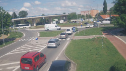 Křižovatka ulic Velká Dlážka a Polní