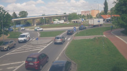 Křižovatka ulic Velká Dlážka a Polní