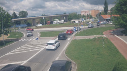 Křižovatka ulic Velká Dlážka a Polní
