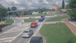 Křižovatka ulic Velká Dlážka a Polní
