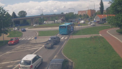 Křižovatka ulic Velká Dlážka a Polní