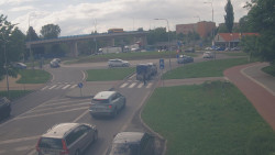 Křižovatka ulic Velká Dlážka a Polní
