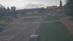 Křižovatka ulic Velká Dlážka a Polní