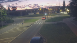 Křižovatka ulic Velká Dlážka a Polní