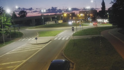 Křižovatka ulic Velká Dlážka a Polní