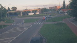 Křižovatka ulic Velká Dlážka a Polní