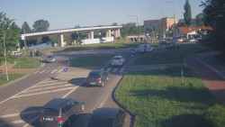 Křižovatka ulic Velká Dlážka a Polní
