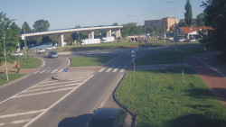 Křižovatka ulic Velká Dlážka a Polní
