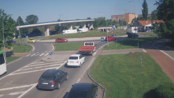 Křižovatka ulic Velká Dlážka a Polní