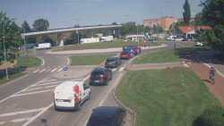 Křižovatka ulic Velká Dlážka a Polní
