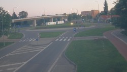 Křižovatka ulic Velká Dlážka a Polní