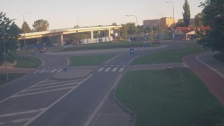 Křižovatka ulic Velká Dlážka a Polní