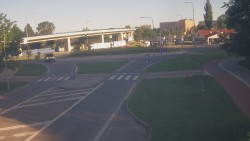 Křižovatka ulic Velká Dlážka a Polní