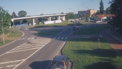 Křižovatka ulic Velká Dlážka a Polní