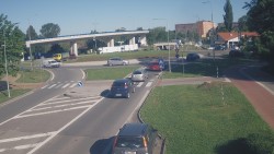 Křižovatka ulic Velká Dlážka a Polní
