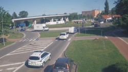 Křižovatka ulic Velká Dlážka a Polní