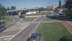Křižovatka ulic Velká Dlážka a Polní