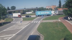 Křižovatka ulic Velká Dlážka a Polní