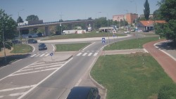 Křižovatka ulic Velká Dlážka a Polní