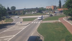 Křižovatka ulic Velká Dlážka a Polní