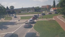Křižovatka ulic Velká Dlážka a Polní