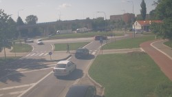 Křižovatka ulic Velká Dlážka a Polní