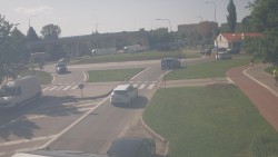 Křižovatka ulic Velká Dlážka a Polní
