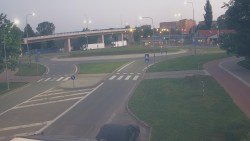 Křižovatka ulic Velká Dlážka a Polní