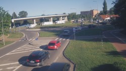 Křižovatka ulic Velká Dlážka a Polní