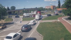 Křižovatka ulic Velká Dlážka a Polní