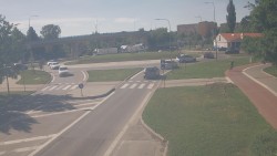 Křižovatka ulic Velká Dlážka a Polní