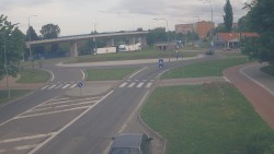 Křižovatka ulic Velká Dlážka a Polní