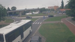 Křižovatka ulic Velká Dlážka a Polní