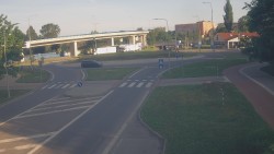 Křižovatka ulic Velká Dlážka a Polní
