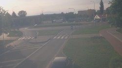 Křižovatka ulic Velká Dlážka a Polní