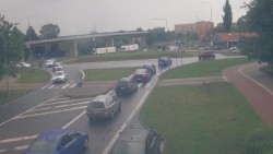Křižovatka ulic Velká Dlážka a Polní