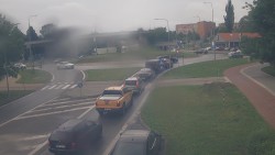 Křižovatka ulic Velká Dlážka a Polní