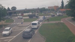 Křižovatka ulic Velká Dlážka a Polní