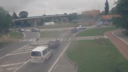 Křižovatka ulic Velká Dlážka a Polní