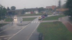 Křižovatka ulic Velká Dlážka a Polní
