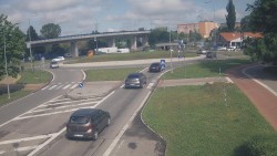 Křižovatka ulic Velká Dlážka a Polní