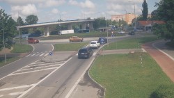 Křižovatka ulic Velká Dlážka a Polní