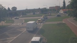Křižovatka ulic Velká Dlážka a Polní