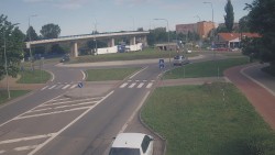 Křižovatka ulic Velká Dlážka a Polní